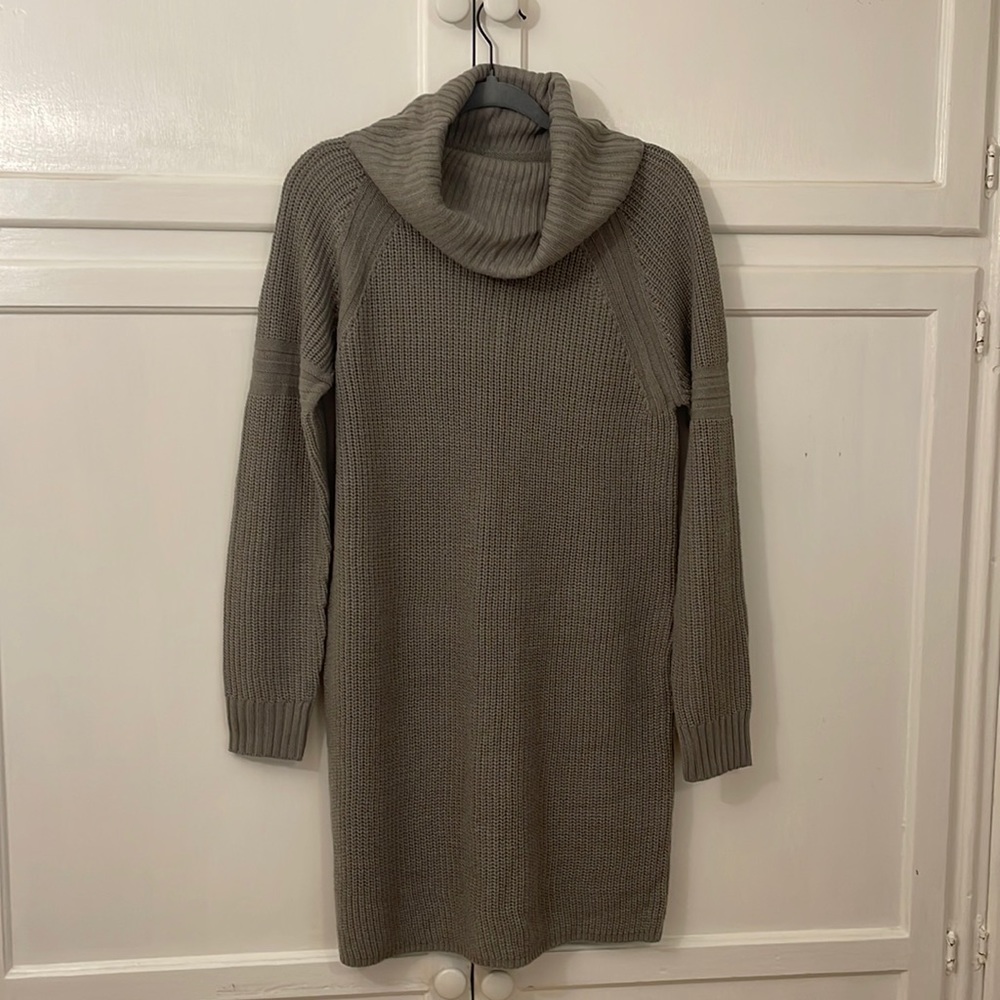 Women’s Gray Long Sleeve Dress